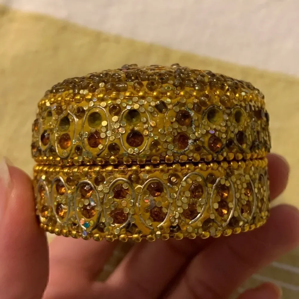 Tiny Circular Beaded Jewelry Box